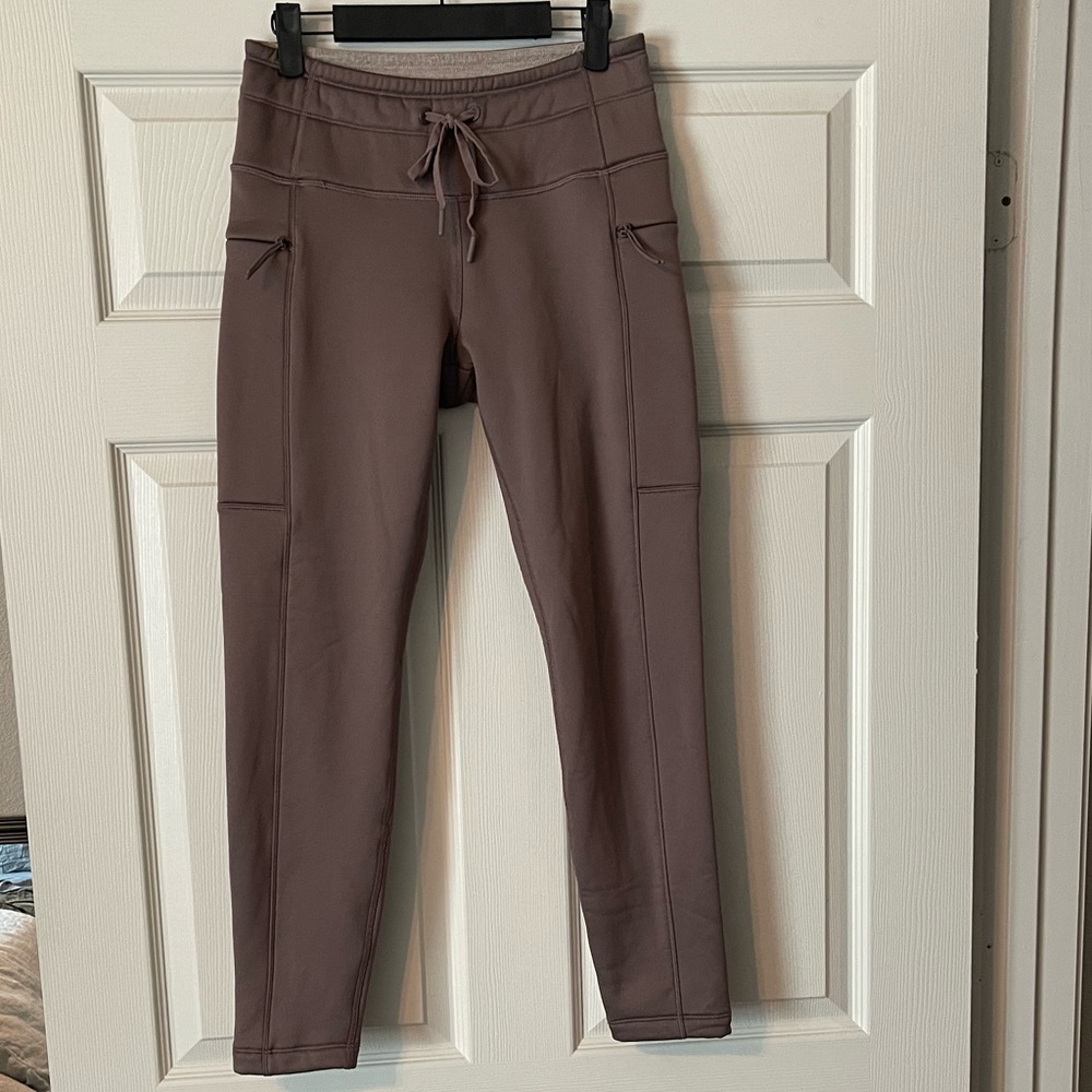 Old Navy • Brown Go Dry Ultracoze Leggings. Size M